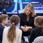 Anonimowa piosenkarka i tancerka opowiadająca o życiu z cukrzycą oraz spotykająca dzieci zmagające się z tą chorobą