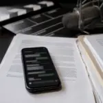 SMS-y i dokumenty sądowe dotyczące kryzysu wokół filmu